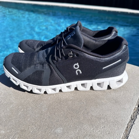Women’s On Cloud 5 running shoes size 9.5 - Picture 2 of 7